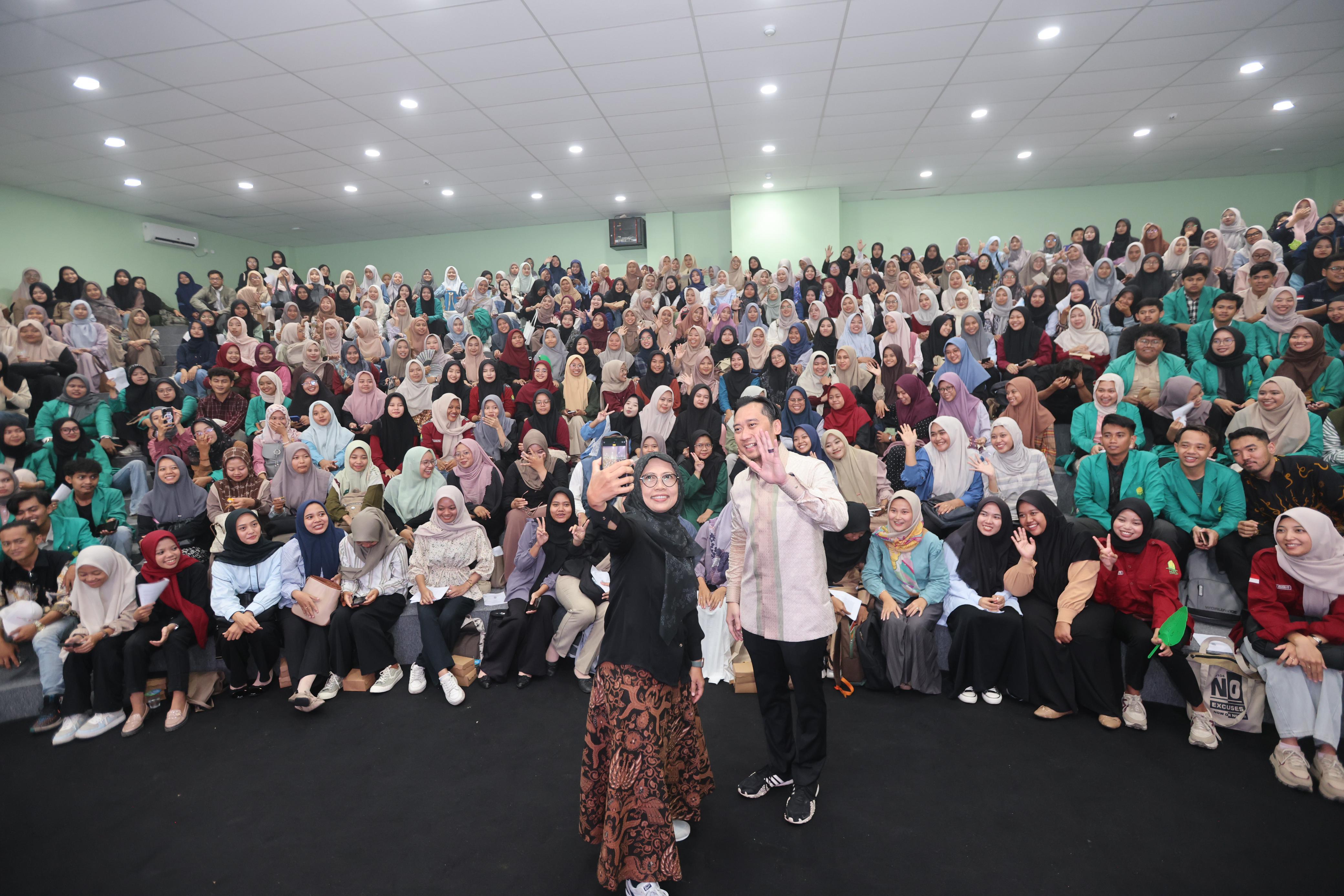 Ibas Ajak Mahasiswa UIN Ponorogo Jadi Generasi Harmoni yang Cakap, Moderat, dan Berakar pada Tradisi 