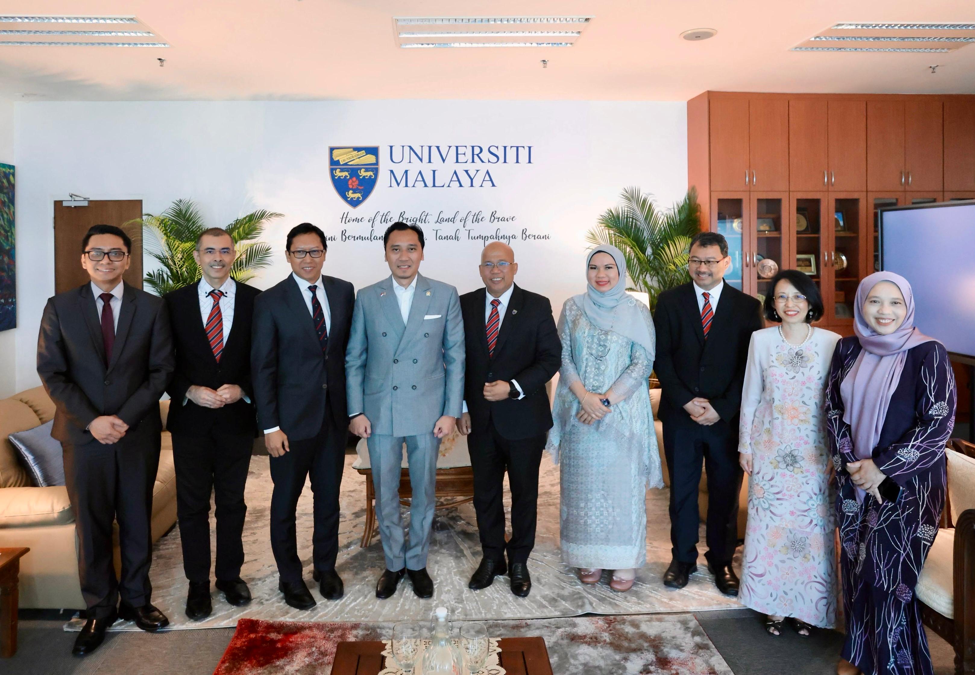Bertemu Rektor Univesiti Malaya, Ibas: Pentingnya Sinergi Akademik Lintas Bangsa untuk Wujudkan Masa Depan Cerah Dunia Bertemu Rektor Univesiti Malaya, Ibas: Pentingnya Sinergi Akademik Lintas Bangsa untuk Wujudkan Masa Depan Cerah Dunia